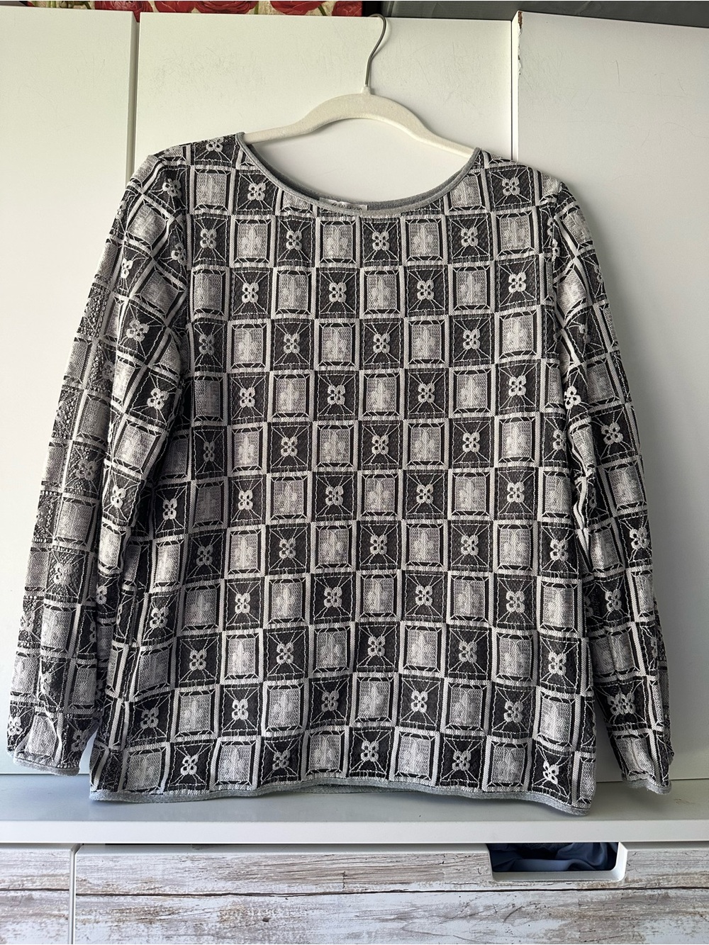✨ MSSP Max Studio Special Products Gray Lace Overlay Top Large